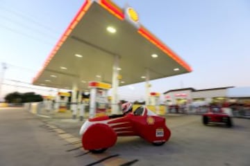 Fernando Alonso y Kimi Raikkonen se dieron cita en Lousiana Tech, una muestra de coches de estudiantes dentro del marco de la Shell Eco-marathone, una exhibición de coches ecológicos.  