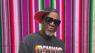 Dennis Rodman se tatúa otra vez la cara de su novia, ahora en el trasero