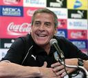 Tabárez anuncia su intención de seguir al frente de la selección de Uruguay