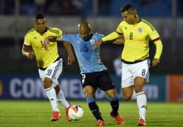 Uruguay golea a Colombia 3-0 en el Centenario