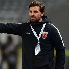 El ex entrenador del Tottenham y Chelsea correrá el Dakar