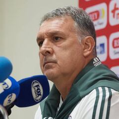 Martino ya habló con Layún; no lo convocó por decisión técnica