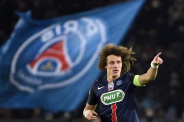 Jugador brasile?o que juega como defensa central o mediocentro defensivo y su equipo actual es el Par¨ªs Saint-Germain