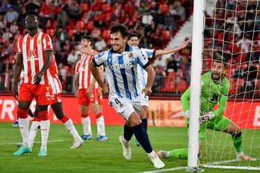 El mediocentro es el faro de la Real Sociedad. En el partido ante el Almería no solo consiguió mantener al equipo, además se sumo con un gol en el tiempo añadido.