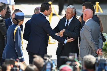 Marcelo Rebelo de Sousa llega al funeral de Diogo Jota y su hermano André Silva en la Igreja Matriz de Gondomar el 5 de julio de 2025 en Gondomar, Portugal.
