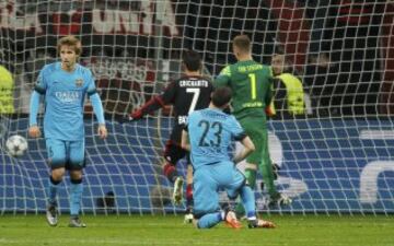 1-1. Javier Hernández 'Chicharito' marcó el gol del empate.