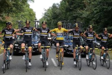 Ian Stannard, Luke Rowe, Chris Froome, Wouter Poels y Mikel Nieve.