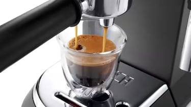 Esta cafetera de De’Longhi es la más vendida en Amazon y está de oferta en el Black Friday 2025: tiene un 40% de descuento