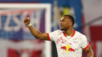 Soccer Football - Bundesliga - RB Leipzig v Borussia Dortmund - Red Bull Arena, Leipzig, Germany - March 15, 2025 RB Leipzig's Lois Openda celebrates scoring their second goal REUTERS/Lisi Niesner DFL REGULATIONS PROHIBIT ANY USE OF PHOTOGRAPHS AS IMAGE SEQUENCES AND/OR QUASI-VIDEO.