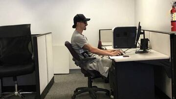 Zlatan busca pasar desapercibido para sacar su licencia de manejo