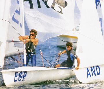 El regatista compitió en vela en las clases 470 y Optimist. Participó en dos JJOO destacando la medalla de oro en 470 en Barcelona 1992. Además, en su palmarés en 470 destacan 4 medallas en el Campeonato Mundial y 2 bronces en el Campeonato Europeo. En la clase Optimist consiguió el oro en el Campeonato Mundial de 1983.