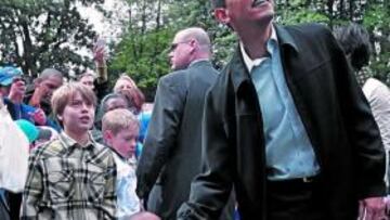 <b>ÓRGADO. </b>Obama anima a los niños a hacer deporte.