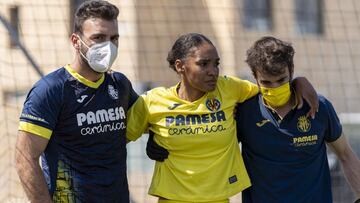 Salma Paralluelo, tras lesionarse ante el Granada femenino.