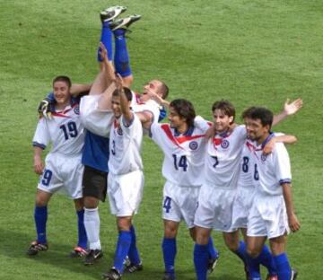 Este es parte del equipo que celebró el acceso a octavos de final del Mundial de Francia