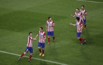 Celebración de los jugadores del Atlético de Madrid, después de conseguir el 3-0