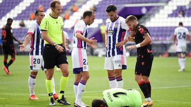 VALLADOLID, SPAIN - SEPTEMBER 13: Jordi Masip of Real Valladolid goes down injured during the La Liga Santader match between Real Valladolid CF and Real Sociedad at Estadio Municipal Jose Zorrilla on September 13, 2020 in Valladolid, Spain. (Photo by Deni