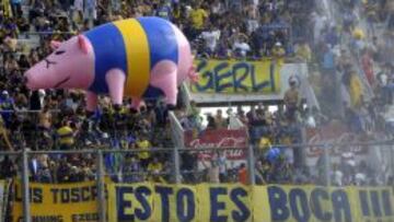 Los hinchas de Boca atacaron a los vigilantes de seguridad del Monumental de River.
