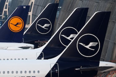 Pressure on one of the major international airlines with AI cited as a factor: 4,000 layoffs amid a 84% reduction in air traffic