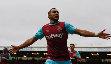 Dimitri Payet celebrating after scoring their fifth goal during the English FA Cup fifth round football match between Blackburn Rovers and West Ham United