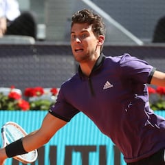 Resumen del Federer - Thiem (6-3, 6-7 y 4-6): Thiem exhibe su poderío ante Federer y va a por Djokovic