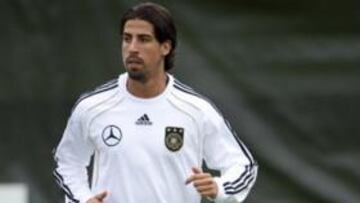 Sami Khedira deja la concentración por lesión