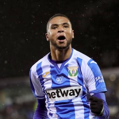 En-Nesyri mete presión a Pellegrino en la busca de su ‘9’