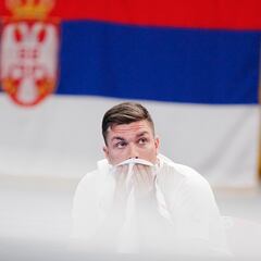 Djokovic desaparece del camino de España tras la proeza danesa