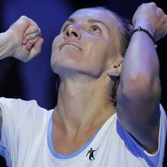 Kuznetsova revalida el título y logra plaza para el Masters