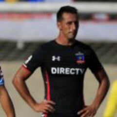 Genialidad de Villalobos hunde a un Colo Colo que no puede ganar