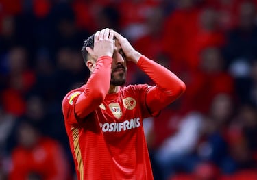 Paulinho busca igualar a Cardozo