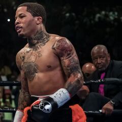 Gervonta Davis manages tough win over Isaac Cruz, retains WBA lightweight title
