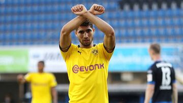 Achraf celebra su gol en memoria de George Floyd