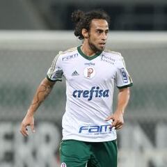 "Si Valdivia está, genial, si no, hay jugadores en esa función"