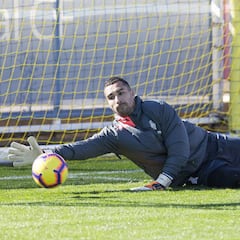 Asenjo: "Ahora toca ser humildes y competir mucho más"