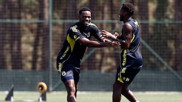 Jhon Durán y Richard Ríos se estrenan en la Champions League 2025/26.