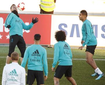 Casi 5.000 aficionados en el entrenamiento a puerta abierta