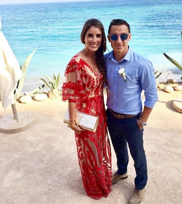 Andrés Guardado y su esposa