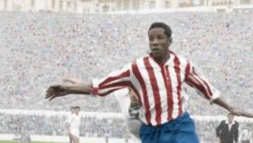 <b>GOLEADOR. </b>Ben Barek marcó dos goles en el resurgir atlético.