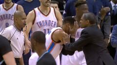 Westbrook, balonazo a un árbitro y técnica: "Fue sin querer"