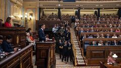 El presidente del Gobierno en funciones y candidato a la reelección, Pedro Sánchez, interviene durante la primera sesión del debate de investidura como presidente de Gobierno, en el Congreso de los Diputados, a 15 de noviembre de 2023, en Madrid (España). El Salón de Plenos del Congreso acoge hoy y mañana, 16 de noviembre, el debate de investidura del presidente del Gobierno en funciones, Pedro Sánchez. El secretario general del PSOE tiene el apoyo de 179 diputados de los 350 del Congreso. Está previsto que votarán a favor de que el líder socialista sea presidente del Gobierno tras exponer su programa PSOE, Sumar, ERC, Junts, EH Bildu, PNV, BNG y Coalición Canaria frente a los 171 en contra de PP, Vox y UPN. El acto se celebra en un momento de tensión por las concentraciones en la sede del PSOE en Ferraz y protestas en contra de la ley de amnistía registrada por los socialistas que beneficia a los implicados del 'procés'.
15 NOVIEMBRE 2023;INVESTIDURA;PLENO;CONGRESO;SANCHEZ;AMNISTIA;PSOE;GOBIERNO
Alejandro Martínez Vélez / Europa Press
15/11/2023