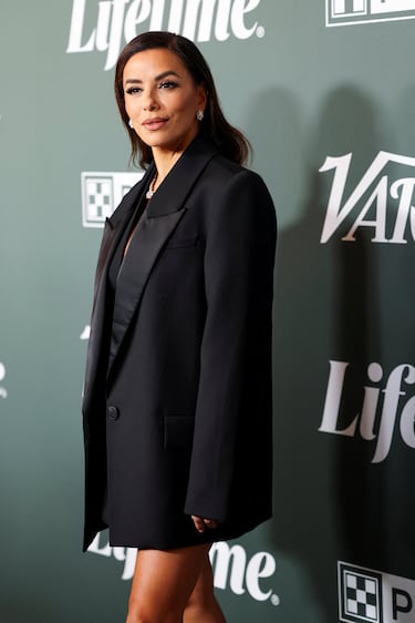 Eva Longoria posa en la alfombra roja de la gala Variety’s 2025 Power of Women celebrada en Beverly Hills.
