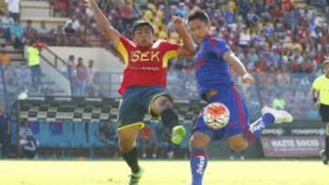 Herrera brilla e impide caída de la U ante Unión Española