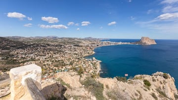 Calp es una de las ciudades más indicadas para hacer turismo en la Comunitat Valenciana, ya que cuenta con fantásticos rincones y emblemáticos lugares como el peñón de Ifach, que se encuentra bajo la atenta vigilancia del acantilado más alto del Mediterrá