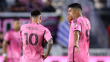 FORT LAUDERDALE, FLORIDA - MAY 04: Luis Suarez #9 of Inter Miami CF talks with Lionel Messi #10 against the New York Red Bulls during the first half in the game at DRV PNK Stadium on May 04, 2024 in Fort Lauderdale, Florida. Megan Briggs/Getty Images/AFP (Photo by Megan Briggs / GETTY IMAGES NORTH AMERICA / Getty Images via AFP)