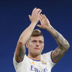 Toni Kroos has better things to do than watch Barça games