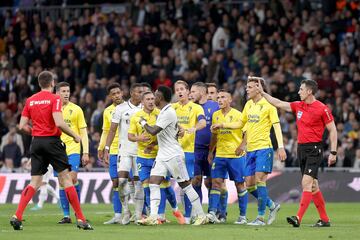 Tangana de Vinicius con Fali.