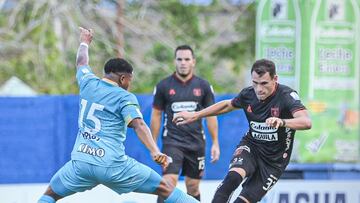 Franco Leys disputa una pelota en el partido Jaguares – América jornada 9 de la Liga BetPlay disputado el 25 de febrero  en el Jaraguay.