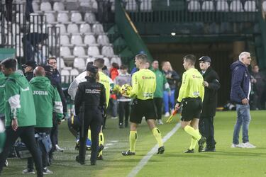 Ania, muy molesto con el arbitraje: “Estaremos arriba si nos dejan”