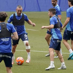 Santi Cazorla se entrena con el grupo y llega a tiempo a la final