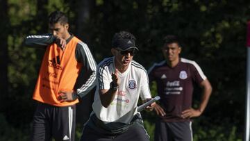 Juan Carlos Osorio prueba variantes en la zona ofensiva